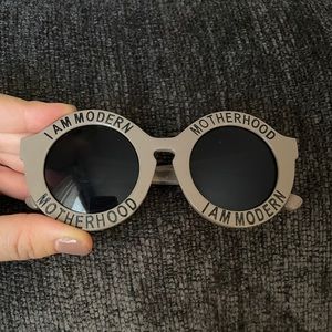 I am modern motherhood sunnies